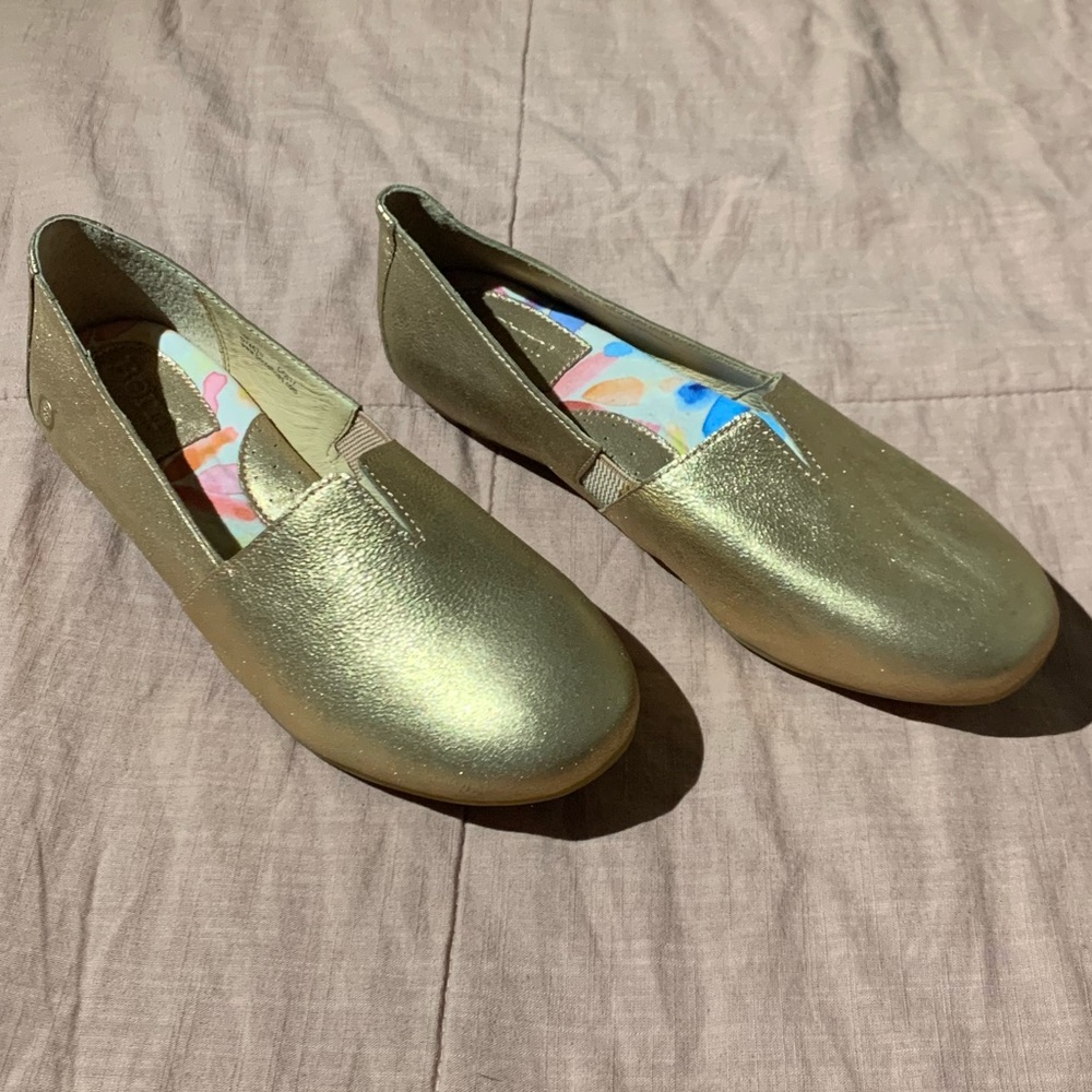 Never worn Born flats!